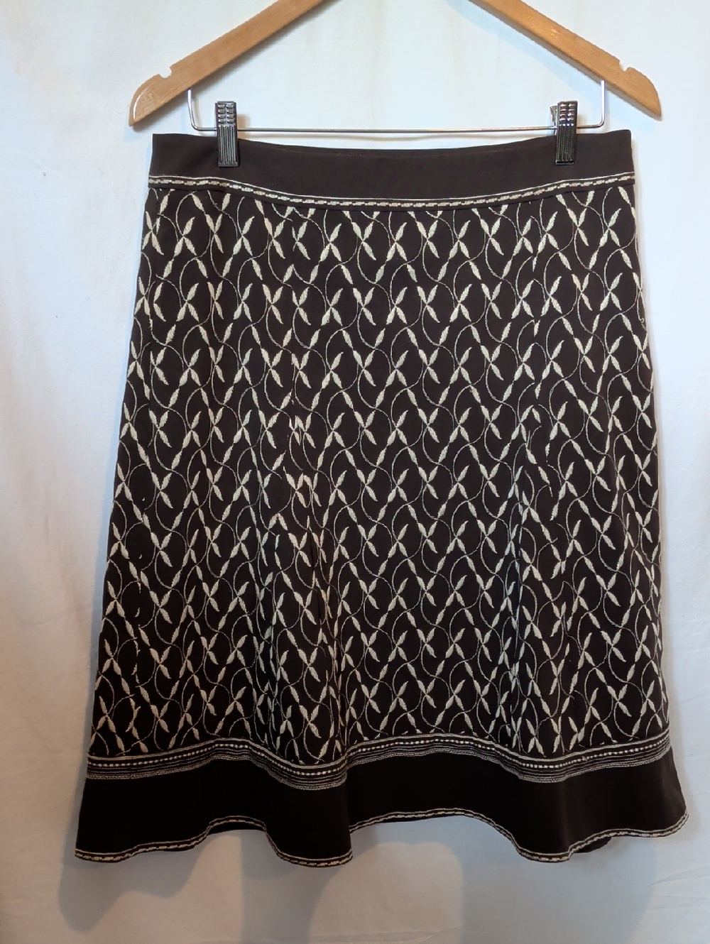 Ann Taylor Brown Skirt with Ivory Leaf Embroidery